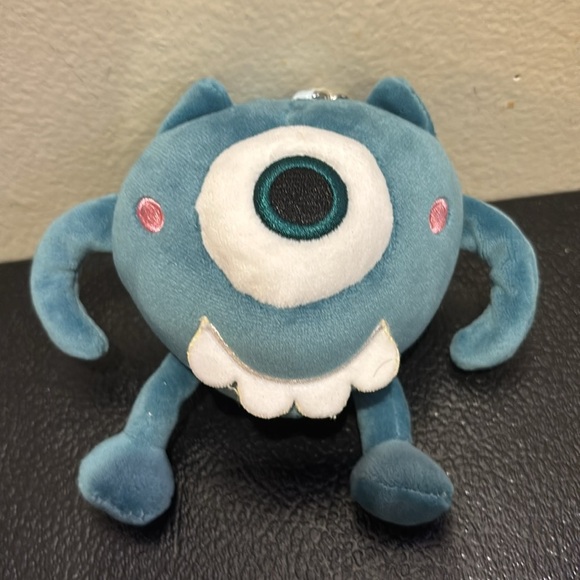 Minis monsters inc Blue Monster Plush Keychain - Picture 3 of 3